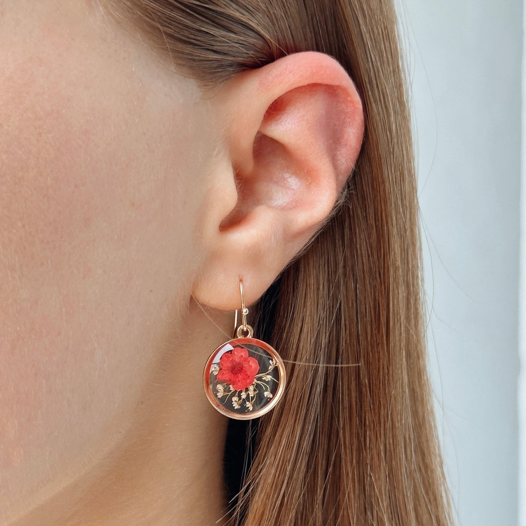 Aretes Narciso y Encaje Floral