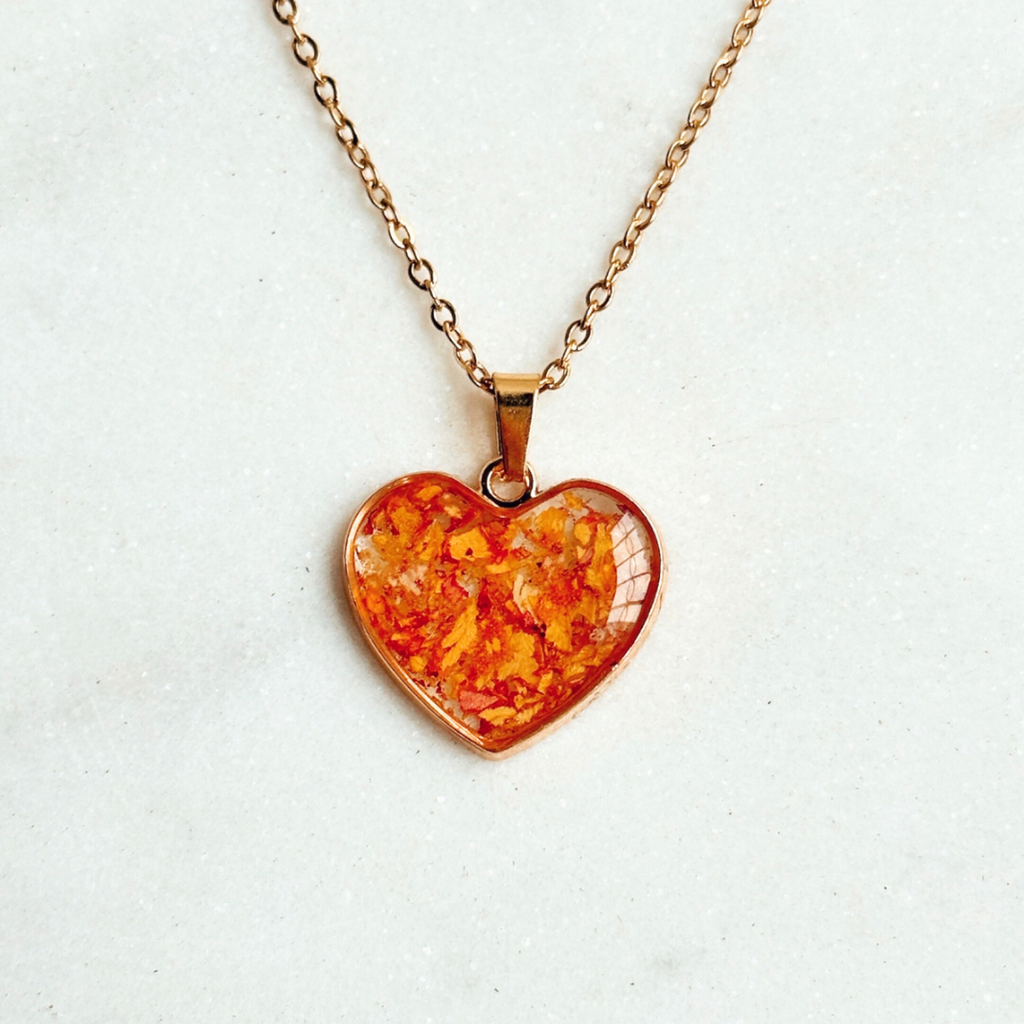 Collar Corazón Rosas secas • Tangerine