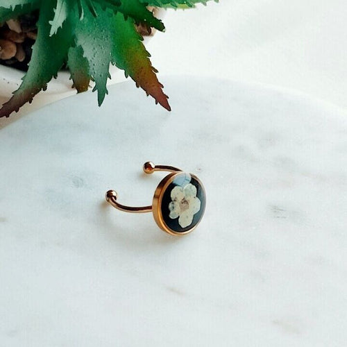 Anillo Narciso • Fondo negro (Ajustable)